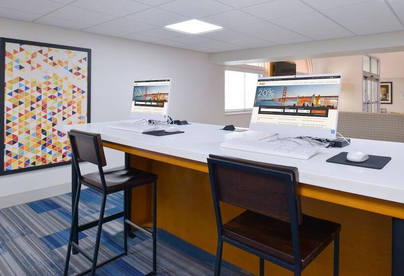 هتل Holiday Inn Express & Suites   Shreveport   Downtown, An Ihg