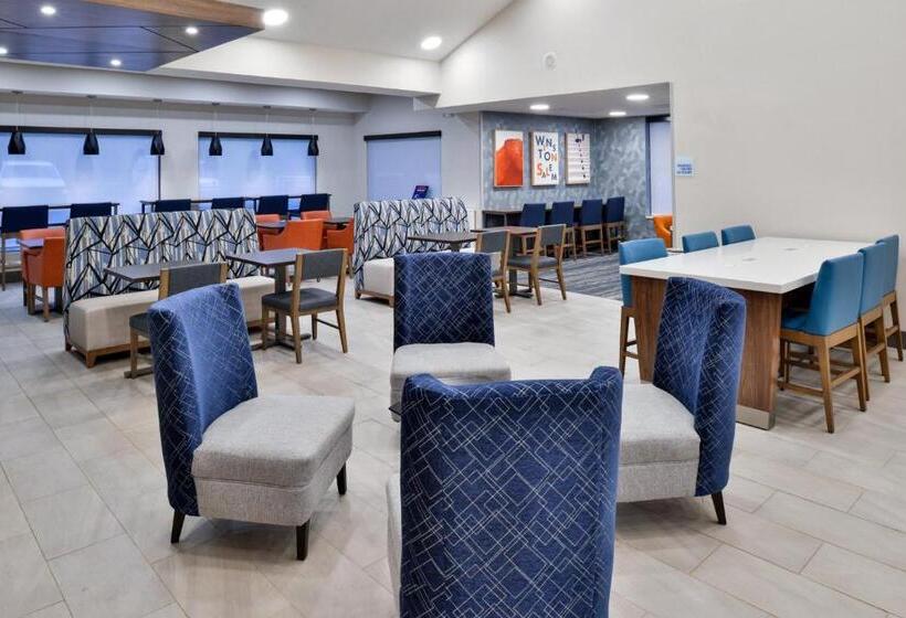 בית מלון כפרי Holiday Inn Express Winston Salem Medical Ctr Area