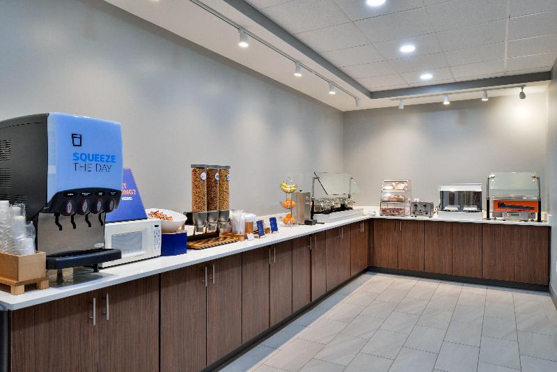 בית מלון כפרי Holiday Inn Express Winston Salem Medical Ctr Area