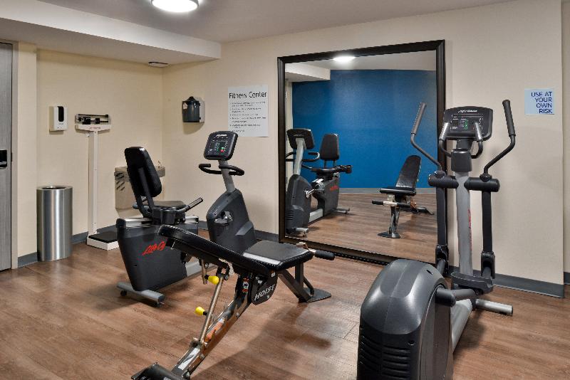 בית מלון כפרי Holiday Inn Express Winston Salem Medical Ctr Area