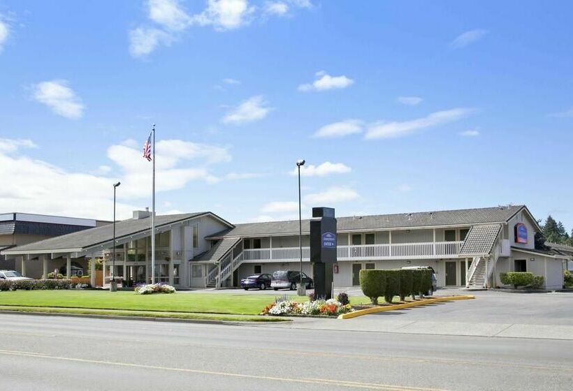Howard Johnson Hotel & Suites By Wyndham Tacoma