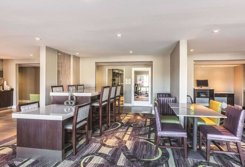 هتل La Quinta By Wyndham Atlanta Midtown   Buckhead