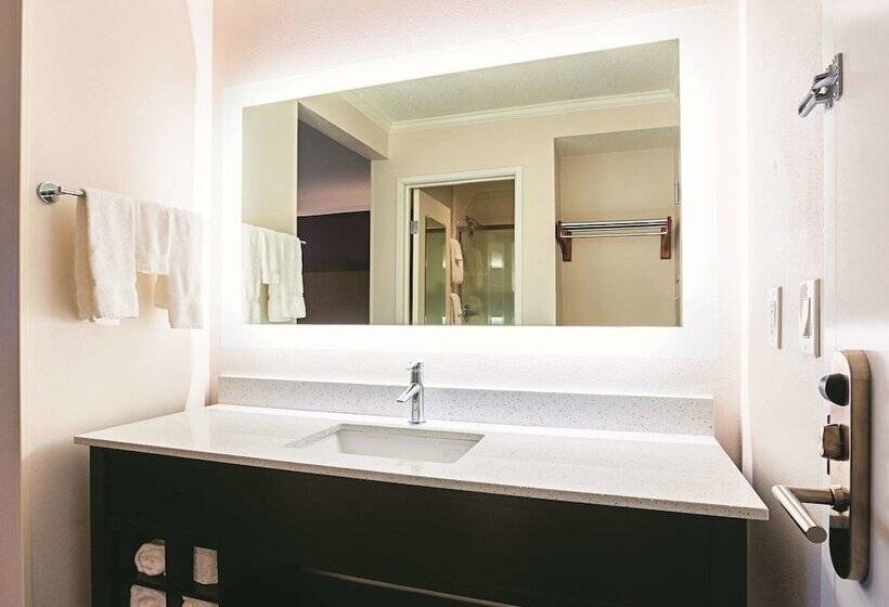 هتل La Quinta By Wyndham Atlanta Midtown   Buckhead
