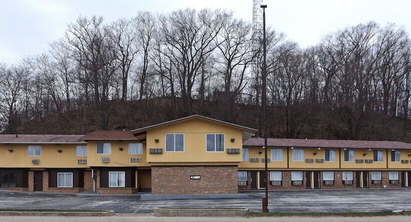 هتل Econo Lodge Manistee