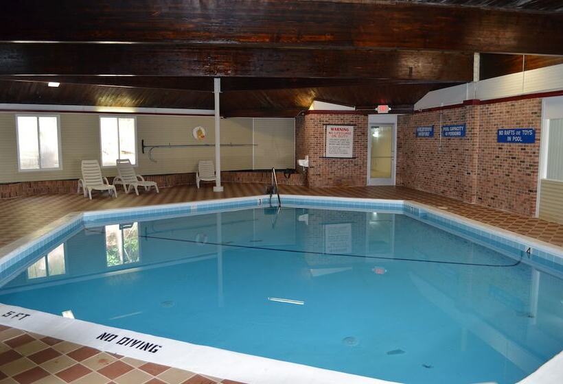 هتل Econo Lodge Manistee