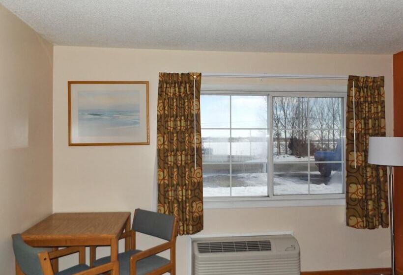 هتل Econo Lodge Manistee