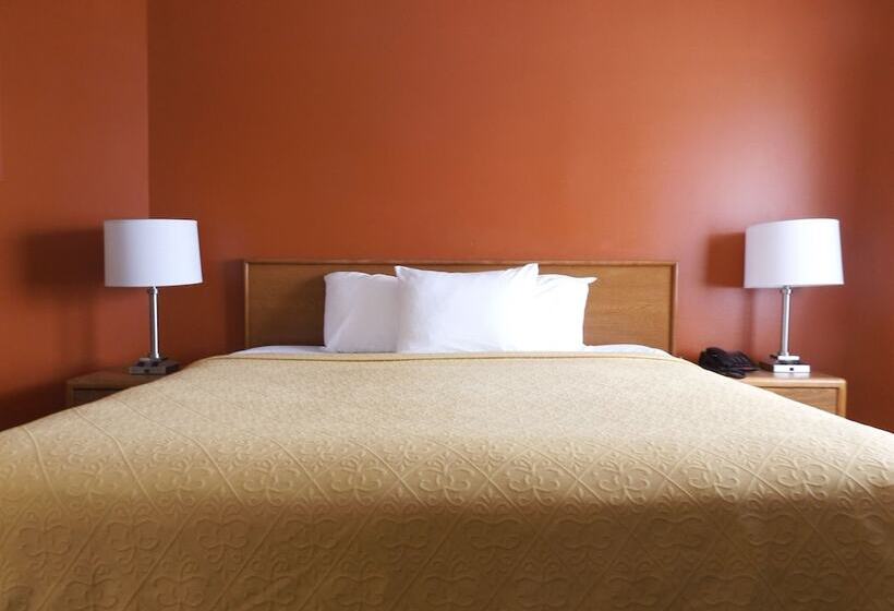 هتل Econo Lodge Manistee