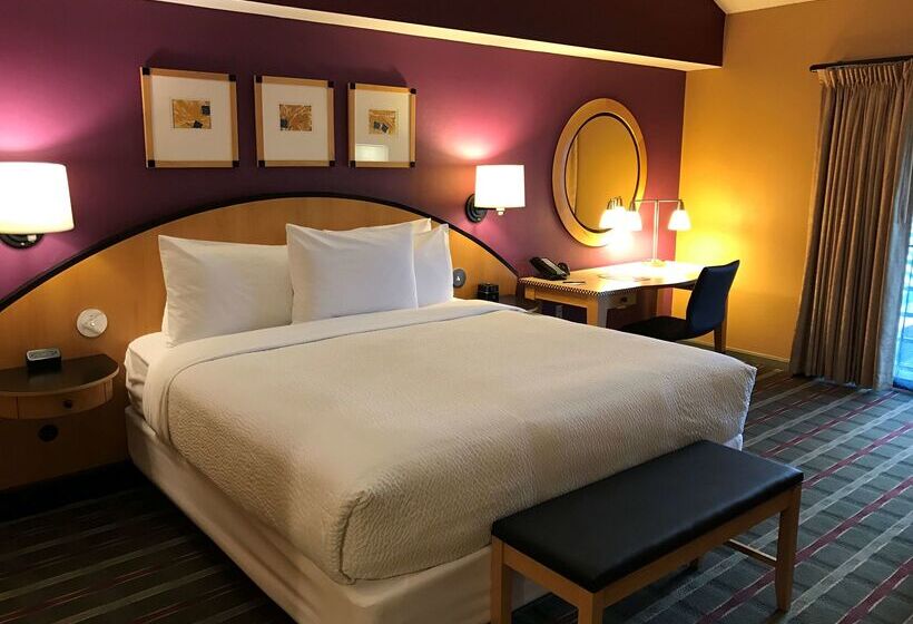 Pier 5 Hotel Baltimore