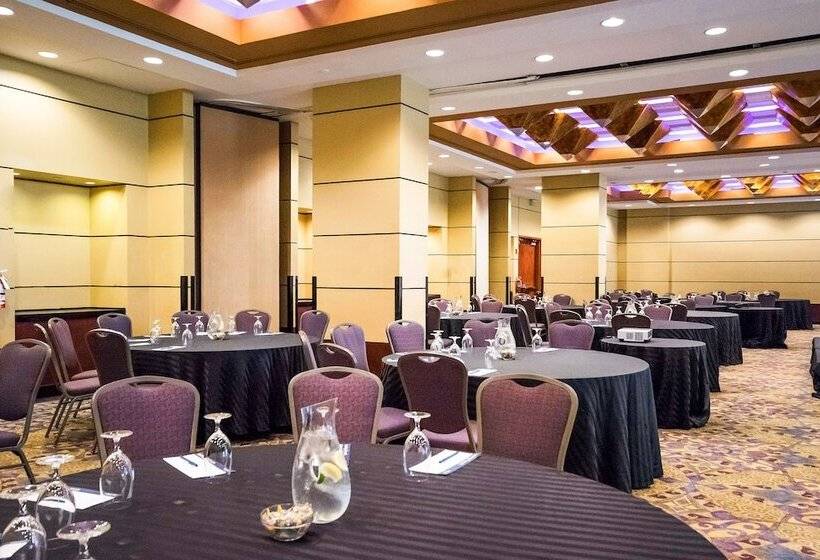 Pier 5 Hotel Baltimore