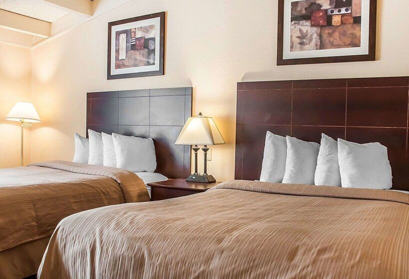 هتل Quality Inn Airport