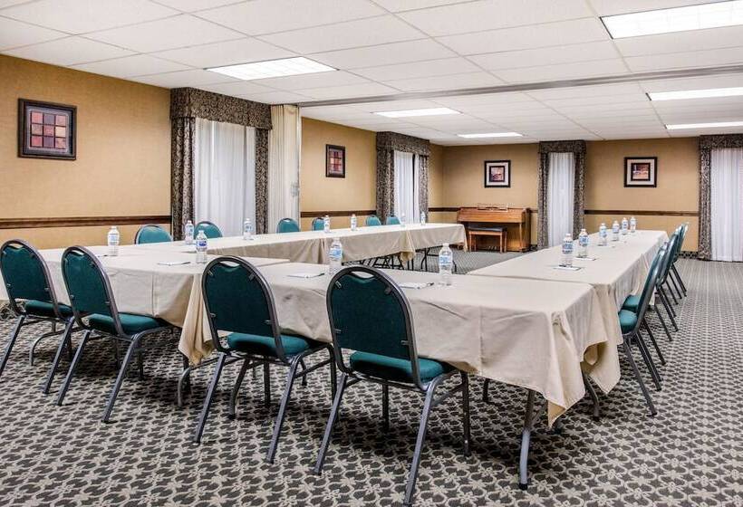 בית מלון כפרי Quality Inn At Bangor Mall