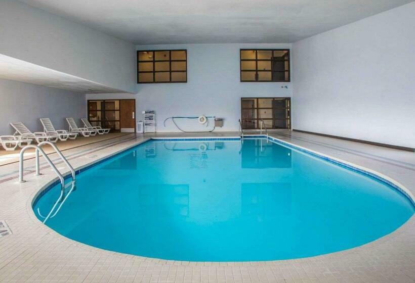 Отель Americinn By Wyndham Marshfield