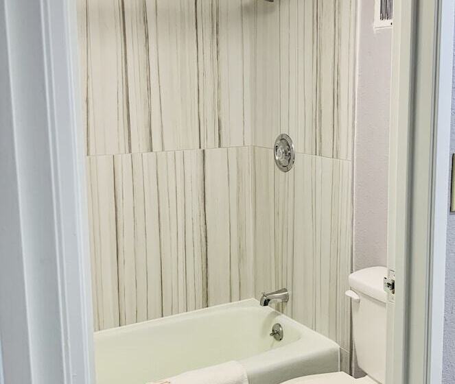 Отель Quality Inn