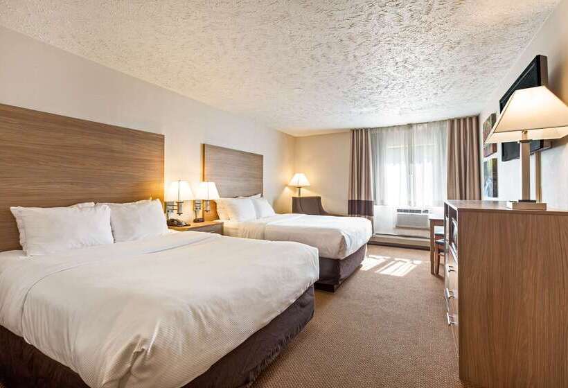 هتل Quality Inn Petoskey Harbor Springs