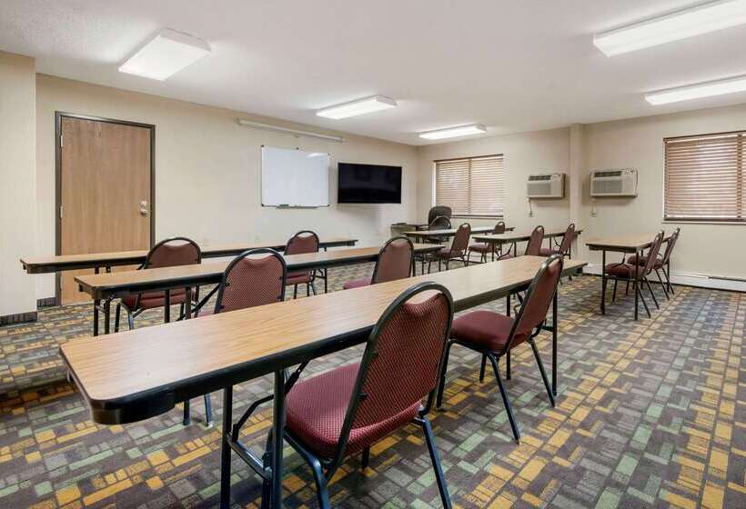 هتل Quality Inn St Cloud West