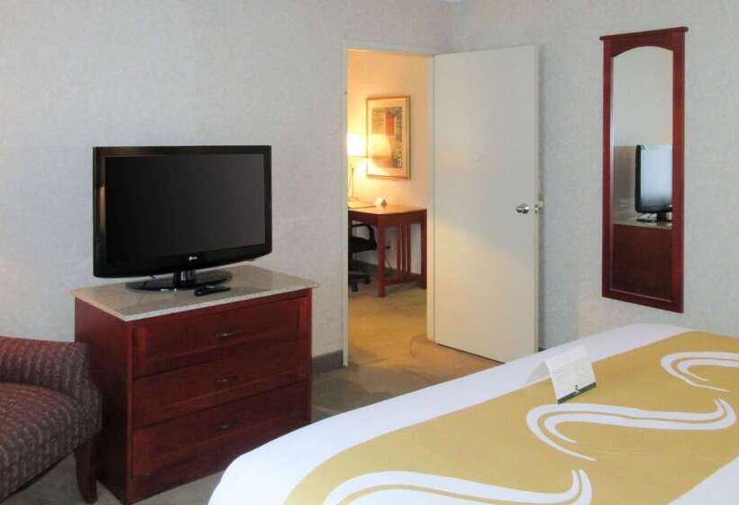 هتل Quality Inn & Suites Downtown   University Area