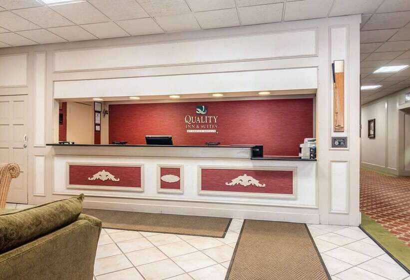 Hotel Quality Inn & Suites