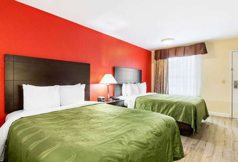 בית מלון כפרי Quality Inn & Suites