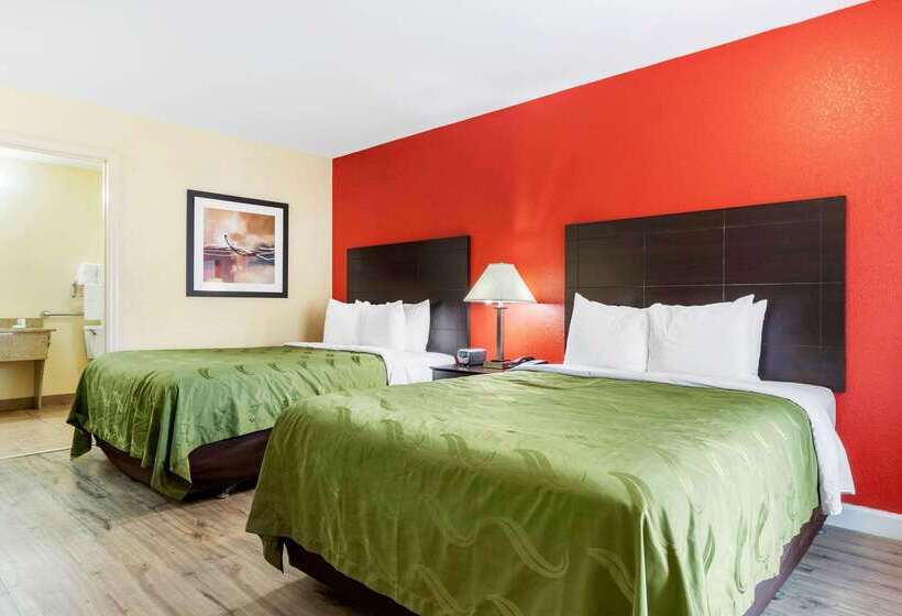 בית מלון כפרי Quality Inn & Suites
