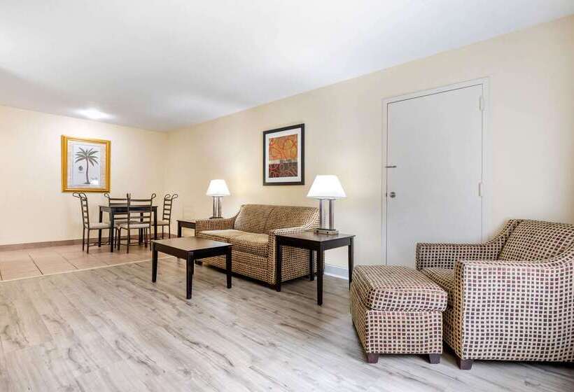 בית מלון כפרי Quality Inn & Suites