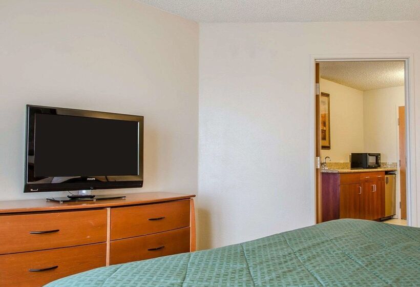 호텔 Quality Inn & Suites