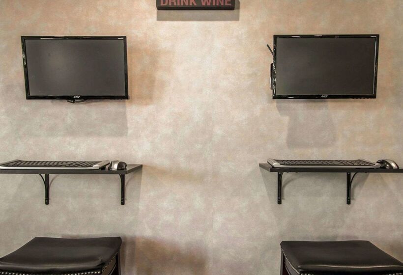 בית מלון כפרי Quality Inn Temecula Valley Wine Country