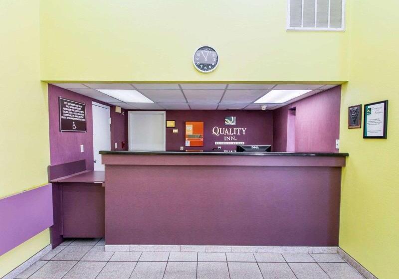בית מלון כפרי Quality Inn Gainesville Near University
