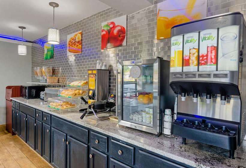 בית מלון כפרי Quality Inn Waynesboro   Skyline Drive