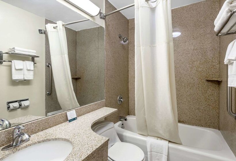 בית מלון כפרי Quality Inn Waynesboro   Skyline Drive