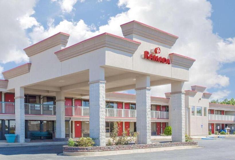 Ramada By Wyndham Edgewood Hotel & Conference Center
