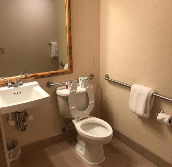 Отель Ramada By Wyndham Butte