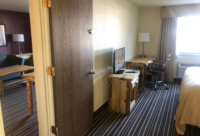 Отель Ramada By Wyndham Butte