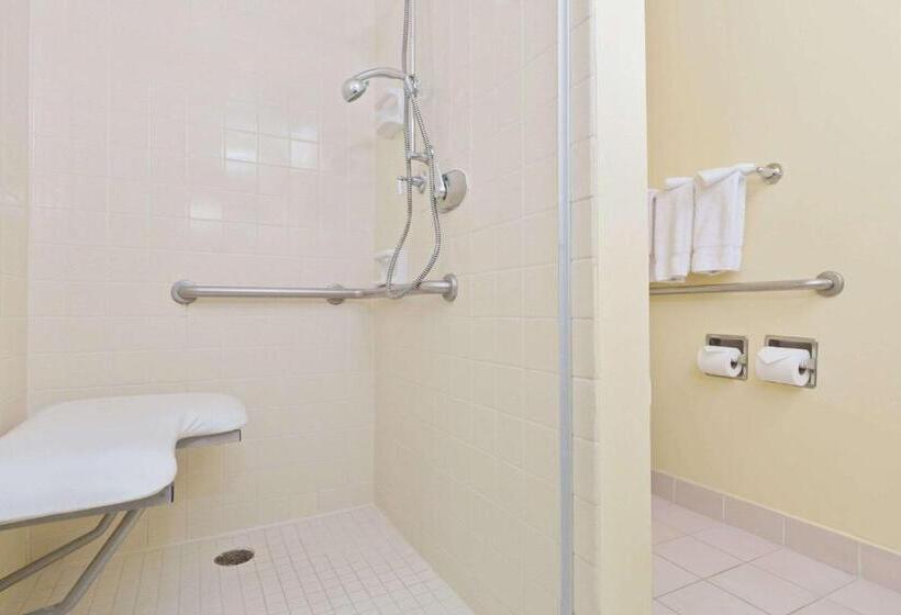 בית מלון כפרי Ramada By Wyndham Santa Barbara