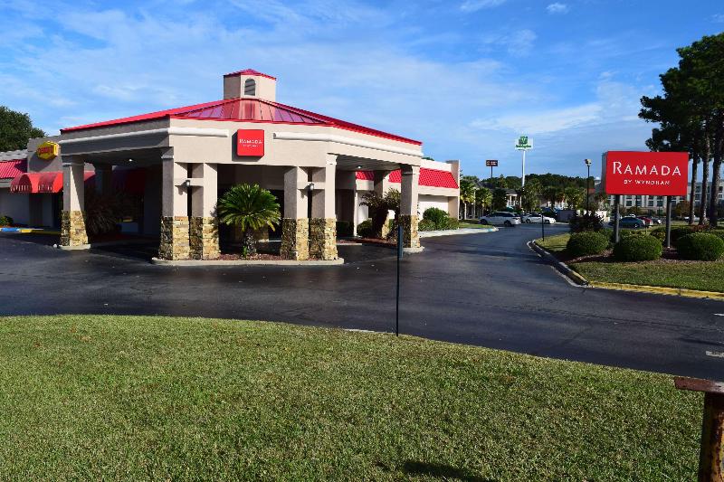 Hotell Ramada By Wyndham Savannah Gateway