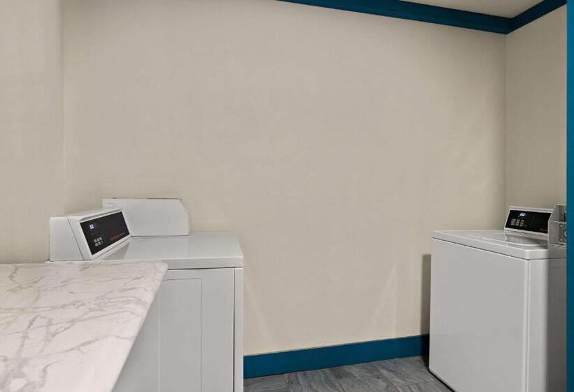 هتل Clarion Pointe Bloomington Normal Near I 55 And University