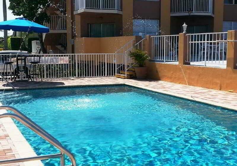 فندق Seaspray Inn Beach Resort