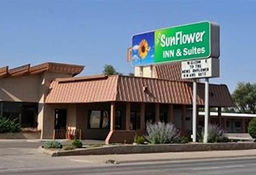 هتل Sunflower Inn & Suites   Garden City