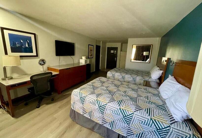 هتل Portside Inn & Suites