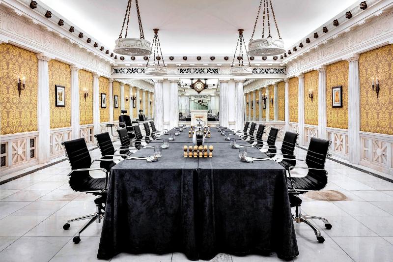 هتل The Blackstone, Autograph Collection