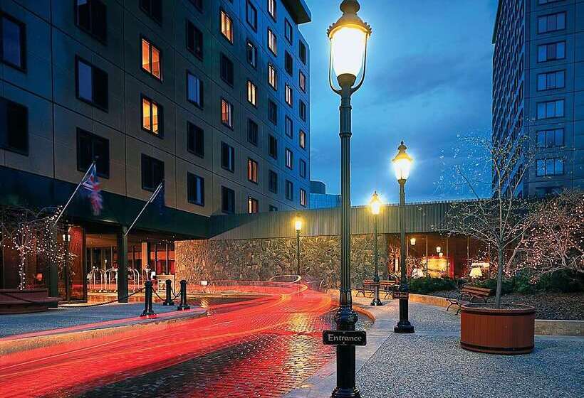 The Hotel Captain Cook