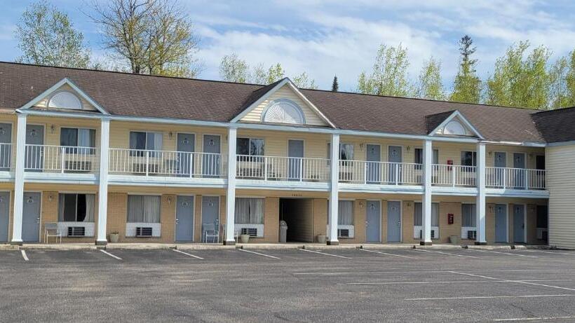 Hotell Thunderbird Inn Of Mackinaw City