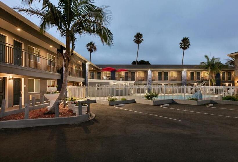 هتل Torch Lite Inn At The Beach Boardwalk