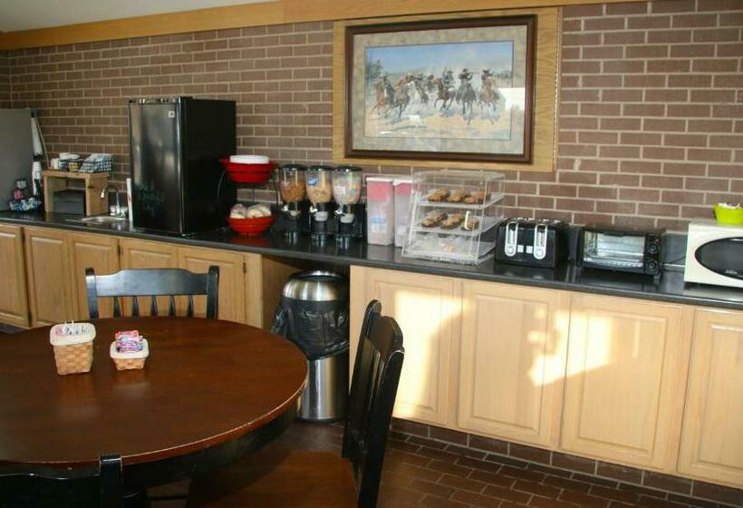 هتل Townsman Inn Larned