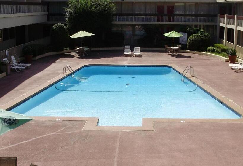 호텔 Trade Winds Central Inn