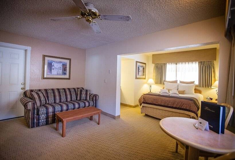 هتل Twin Peaks Lodge & Hot Springs