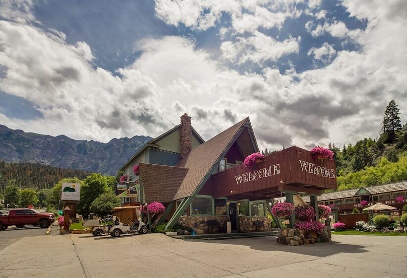 هتل Twin Peaks Lodge & Hot Springs