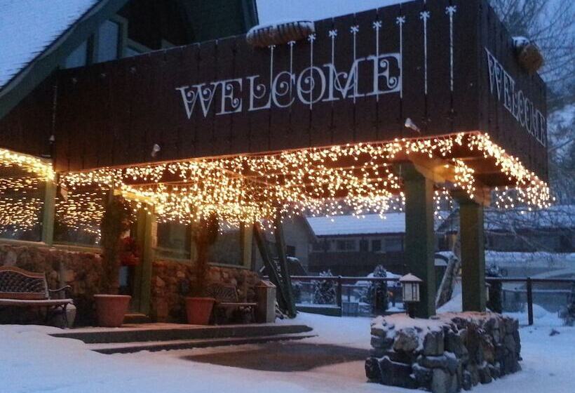 هتل Twin Peaks Lodge & Hot Springs