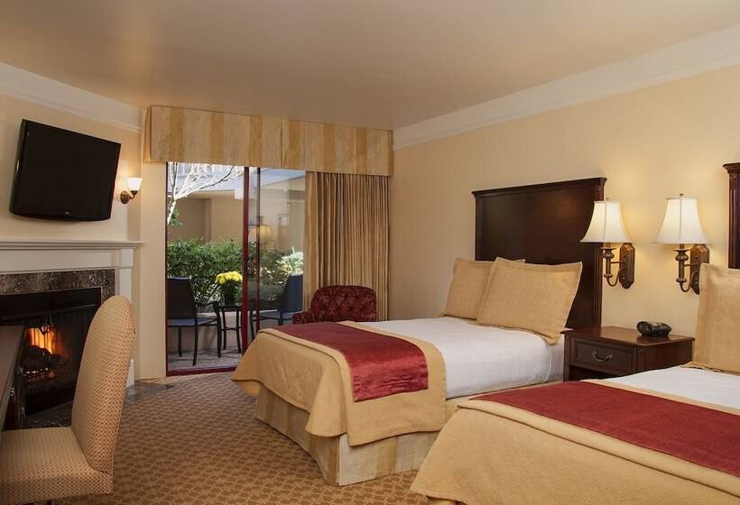 هتل Victorian Inn