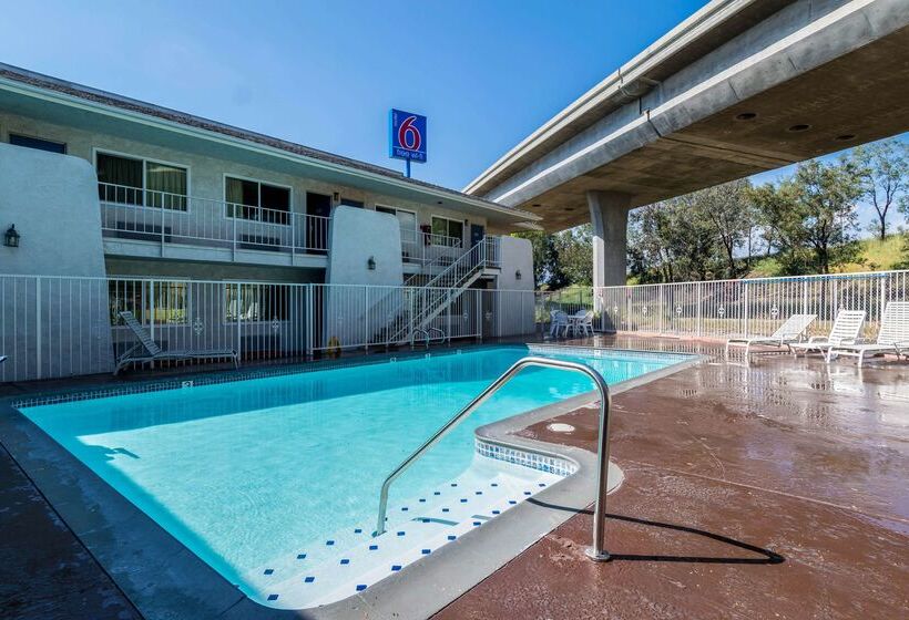 Motel 6redlands, Ca