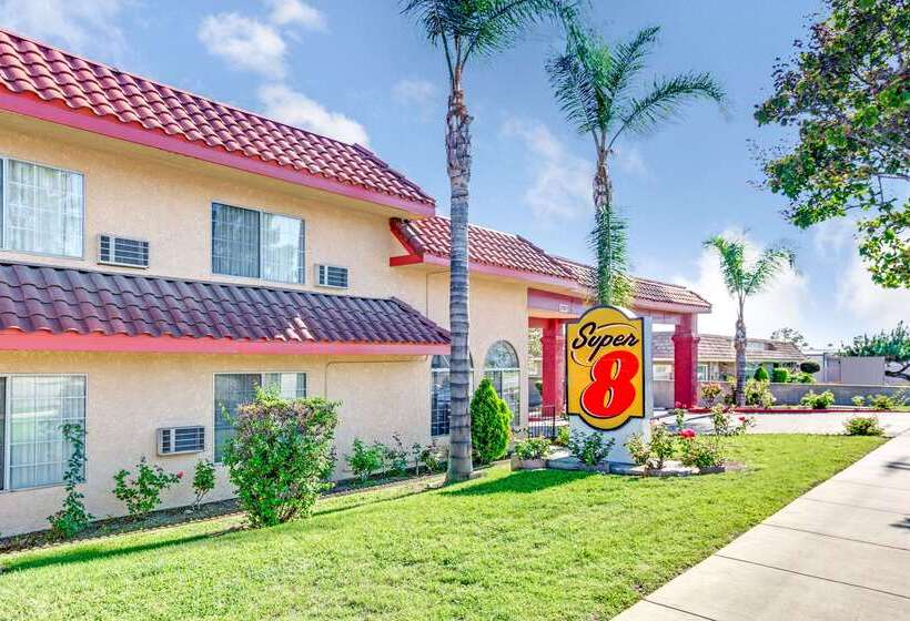 فندق على الطريق Super 8 By Wyndham Upland Ontario Ca